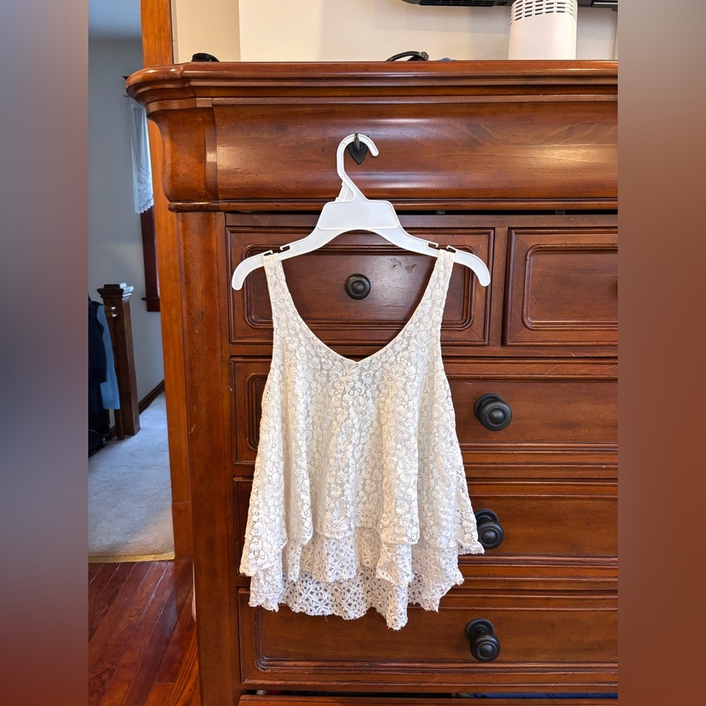 American Eagle Cream Lace Tank Top XS Boho Layered Hem - Picture 2 of 4